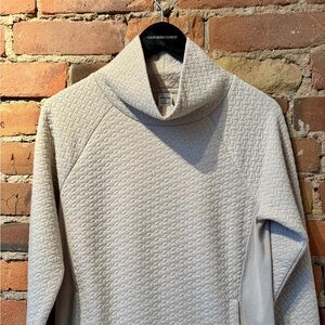 RBX Women’s Light Beige Quilted PullOver Top. Size: Small